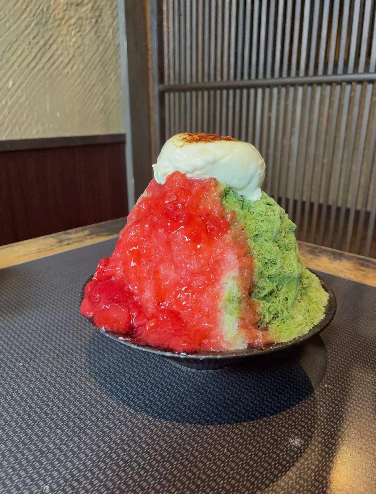 抹茶いちごブリュレのかき氷