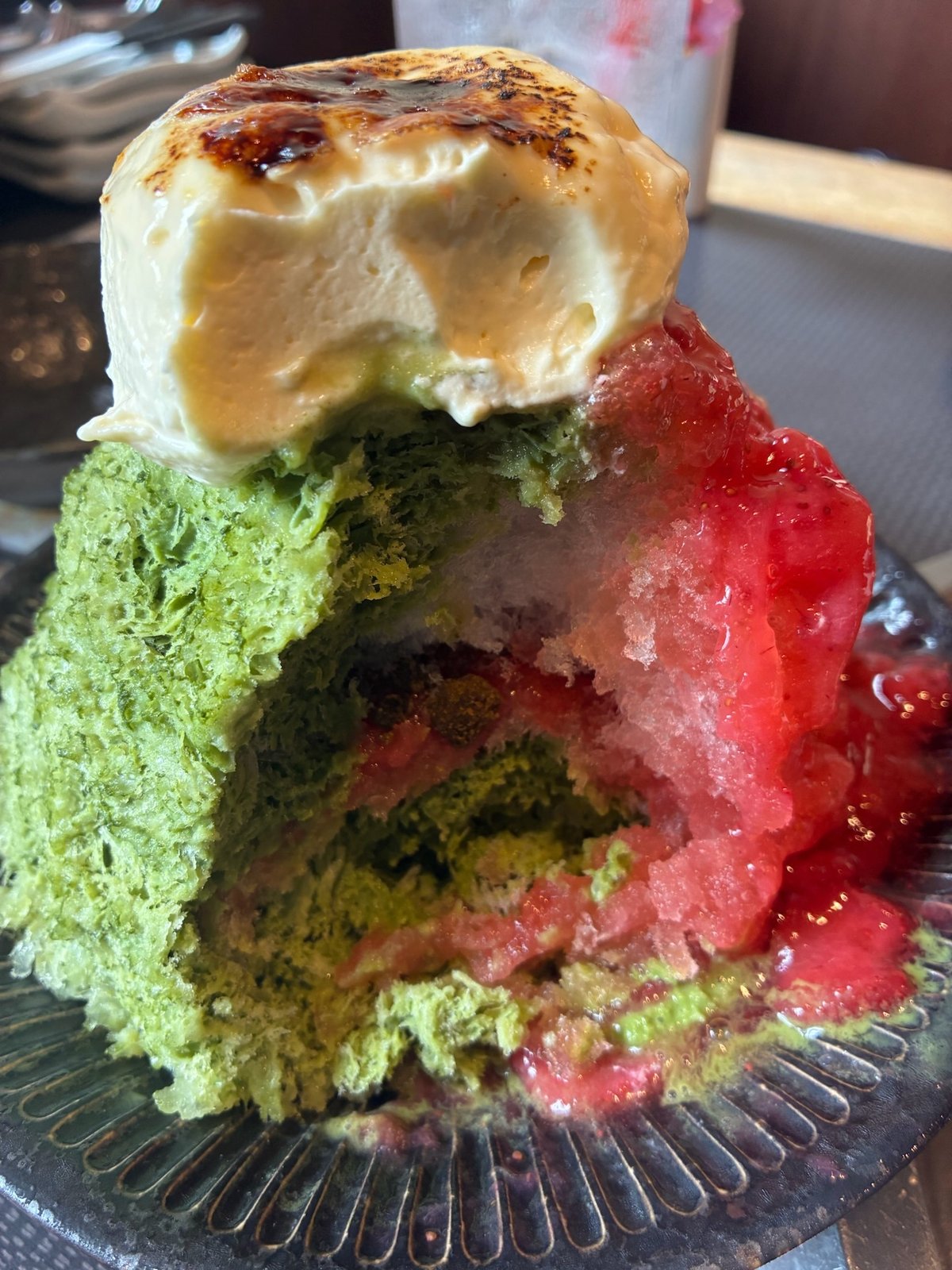 抹茶いちごブリュレの断面