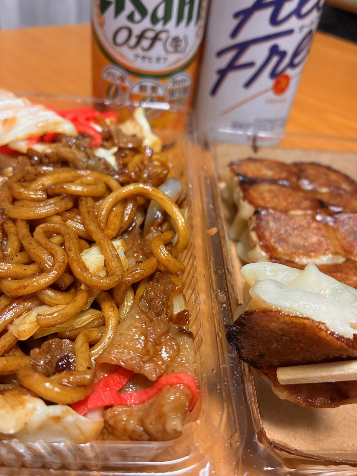 糸島豚の焼きそば&博多一口餃子。お家で🍜