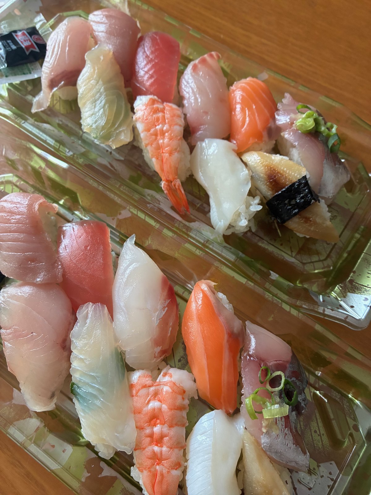 10貫で1,000円。2パックで1,500円でした